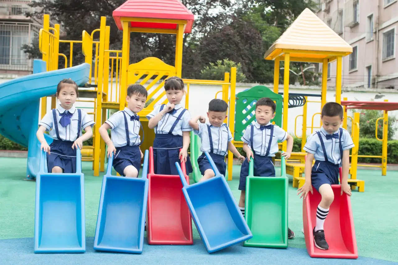 教育多媒体设备选购指南：如何匹配学校互动教学硬件