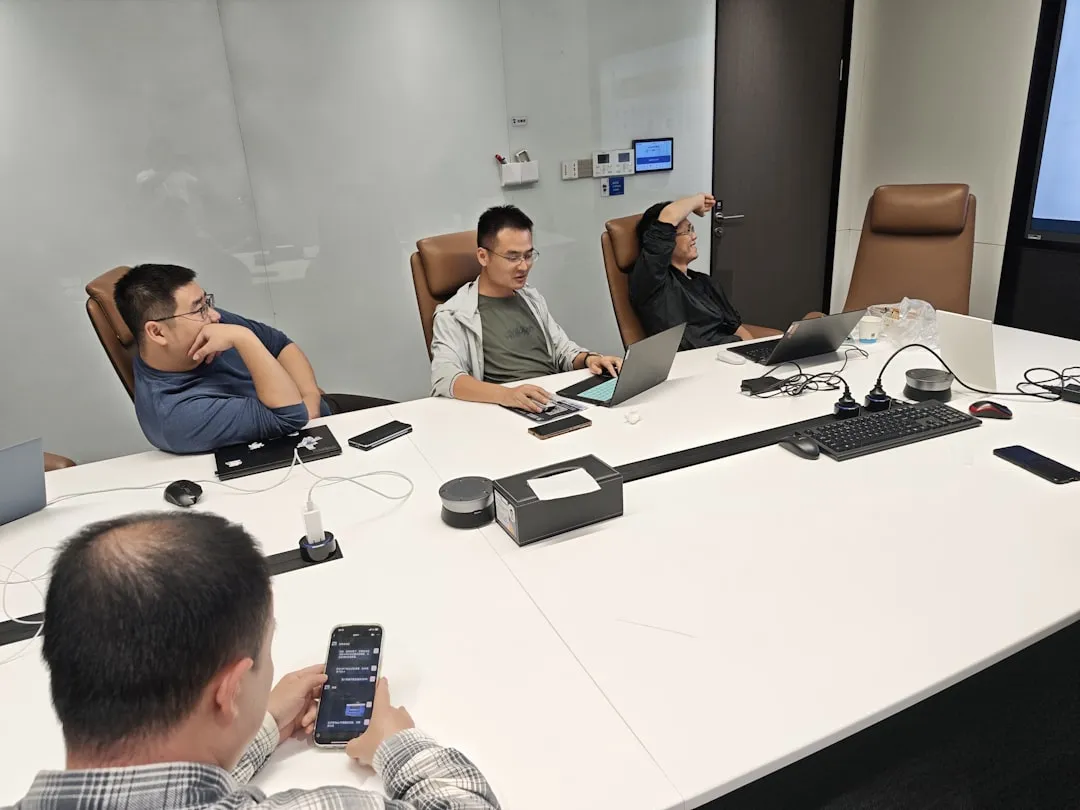 吉慈甫教学一体机与电子白板技术对比分析
