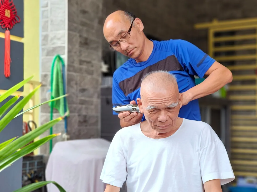 吉慈甫教学一体机与电子白板技术对比分析