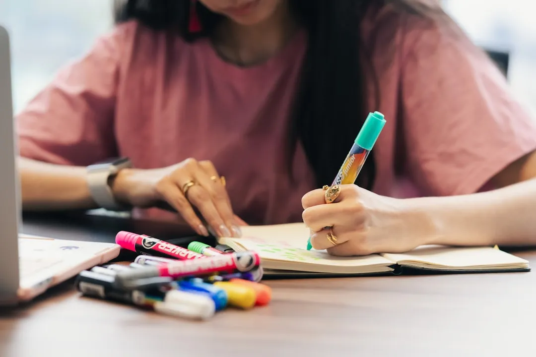 教学一体机与电子白板互动教学功能对比分析